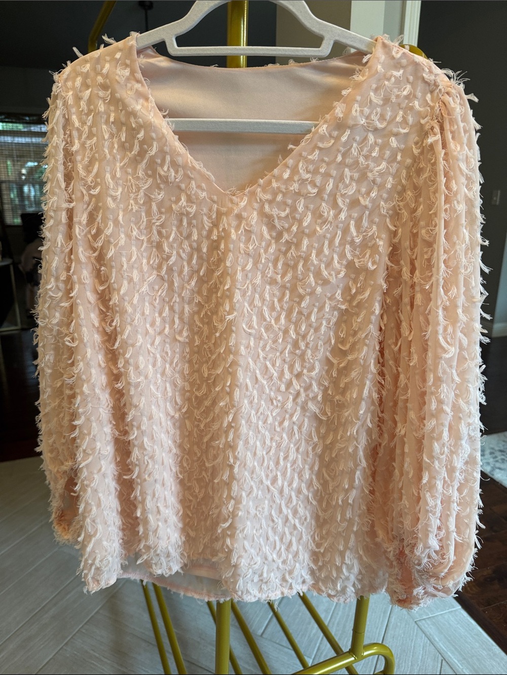 Women's Textured V-Neck Blouse - Blush Pink